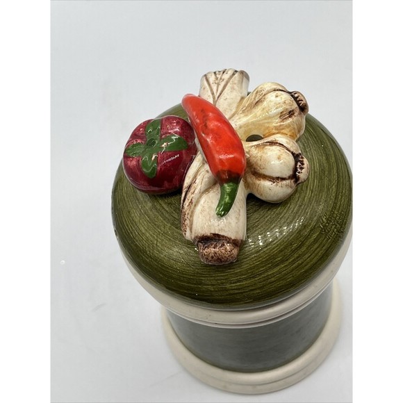 Vintage 6-1/2” ARNART Garden Harvest Salt  Shaker Hand-painted Japan - Picture 4 of 10